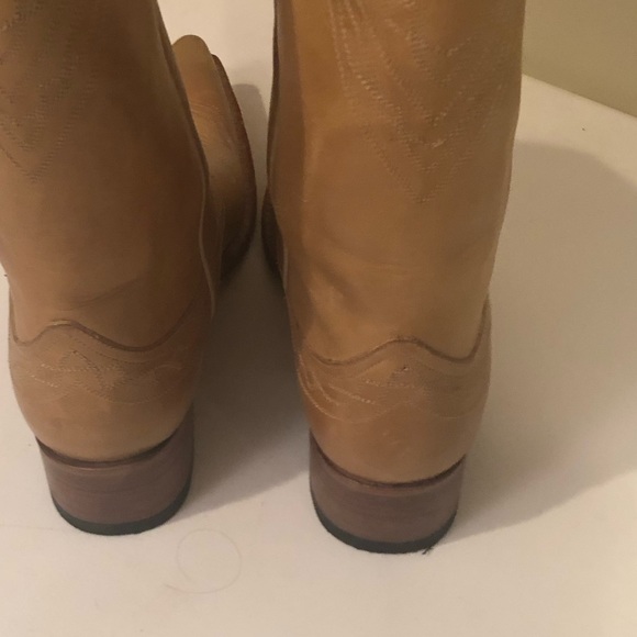 FRYE boots, tannish color in great condition. - Picture 4 of 5